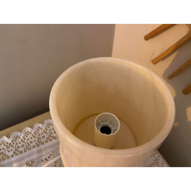 Vintage Spanish Pegasam Alabaster Table Lamp With White Doves For Sale - Image 6 of 8