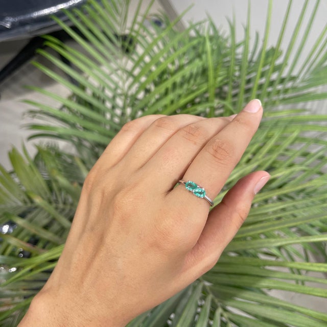 Hallmarked 925 Sterling Silver Pear Cut Natural Emerald Toi Et Moi Ring Size 7 For Sale - Image 4 of 12