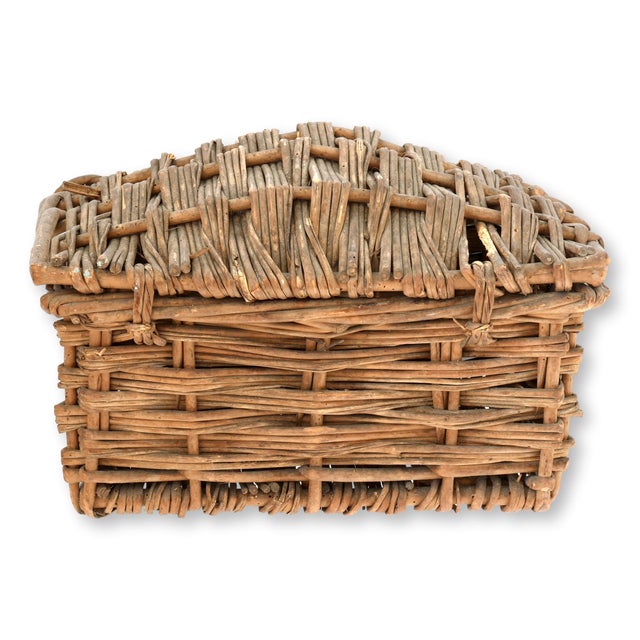 Antique English Wicker Hamper For Sale In Los Angeles - Image 6 of 7