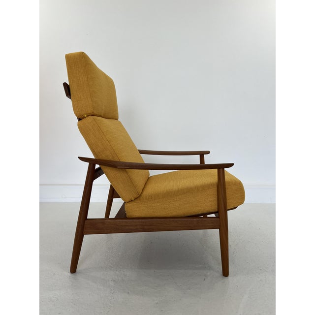 Rare easy chair model FD 164 designed by Arne Vodder. Produced by France & Daverkosen in Denmark. 3 Adjustable positions....