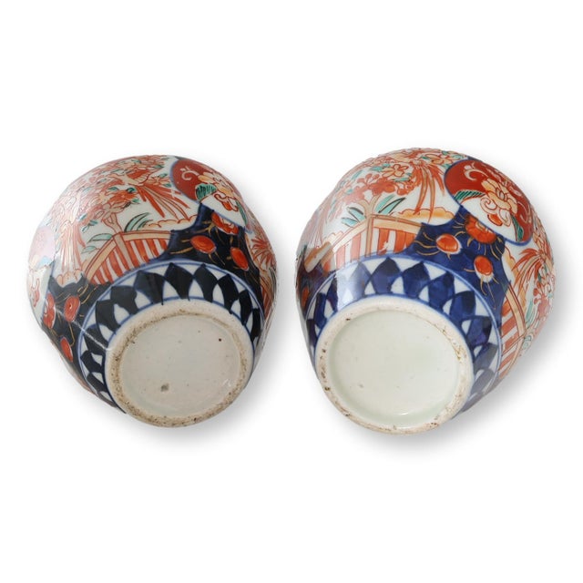 Japanese Japanese Meiji Porcelain Imari Jars W/Foo Dog Lids, a Pair For Sale - Image 3 of 7
