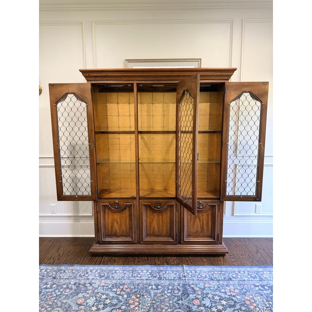 1970s 1970s Henredon Walnut Lighted China Cabinet 3-Door French Provincial Style For Sale - Image 5 of 16