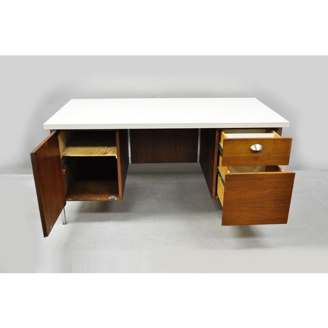 Mid Century Modern Florence Knoll Walnut Executive Desk Chairish