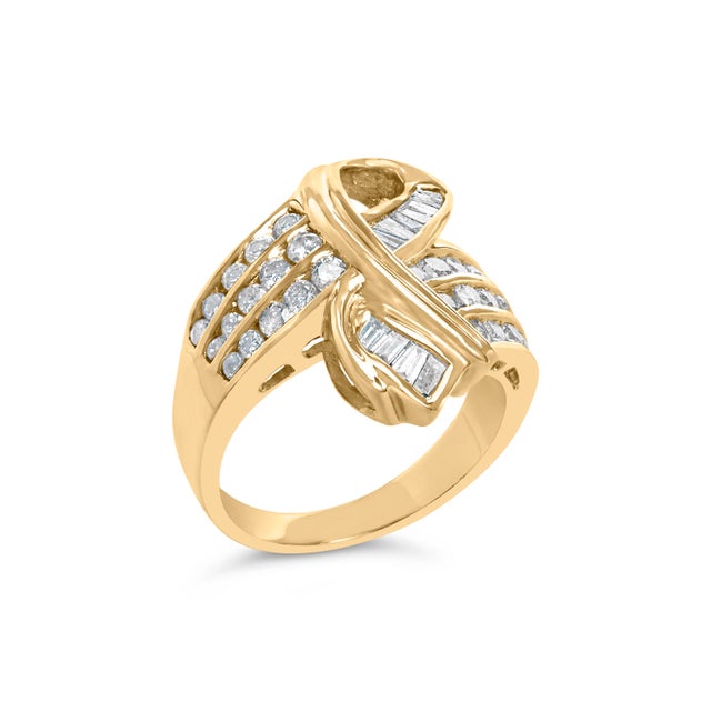 Contemporary 14K Yellow Gold 1 1/3 Cttw Channel Set Diamond Bypass Cocktail Ring (J-K Color, I1-I2 Clarity) - Ring Size 7 For Sale - Image 3 of 7