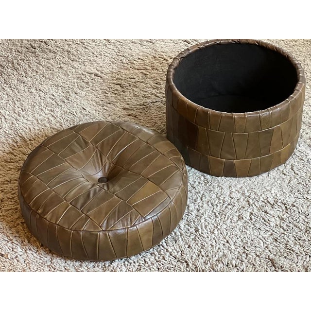 Wood Pouf in Khaki Leather Patchwork from De Sede, 1970 For Sale - Image 7 of 10