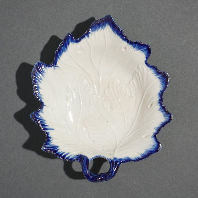 English Shell Edge Pearlware Grape Leaf Condiment Dish, C. 1820 For Sale - Image 3 of 9