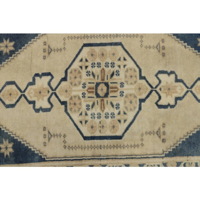 1980s 1980s Turkish Cream Medallion Handmade Rug For Sale - Image 5 of 8