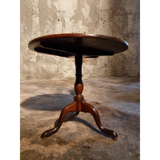 Georgian Oak Tilt-Top Tripod Table, England, 1800 For Sale - Image 3 of 16