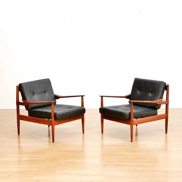 Pair of Mid Century Leather & Rosewood Lounge Chairs Attributed to Beka For Sale - Image 10 of 12