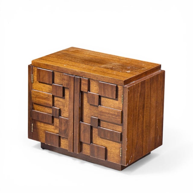 Lane Staccato Mid Century Brutalist Walnut Nightstands - Pair For Sale - Image 11 of 11