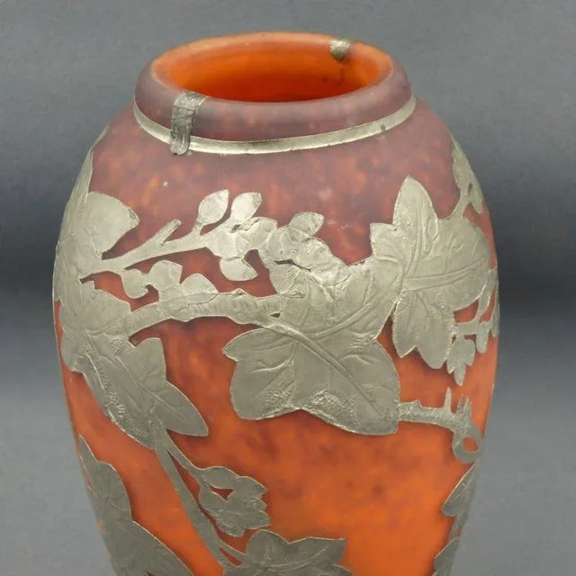 Art Nouveau Pate de Verre Vase mit Metal Decor, 1900-1920 For Sale - Image 6 of 13