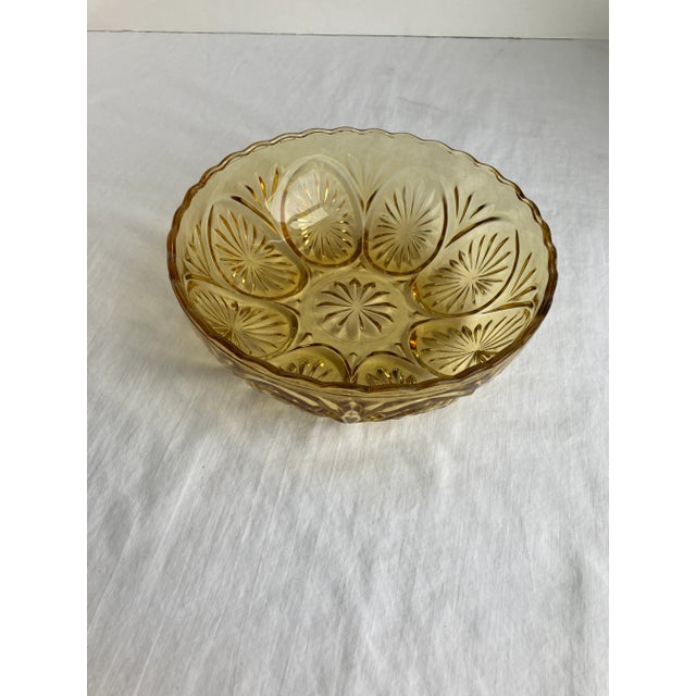 Anchor Hocking Vintage Anchor Hocking Medallion Starburst Honey Amber Fruit Serving Bowl For Sale - Image 4 of 9