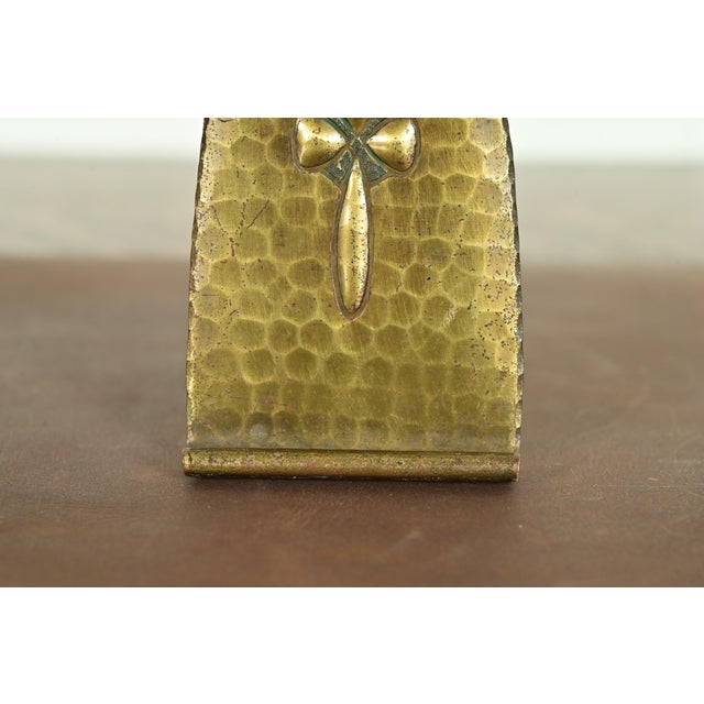 Roycroft Arts & Crafts Hammered Brass Over Copper Bookend, Circa 1920s For Sale In South Bend - Image 6 of 13