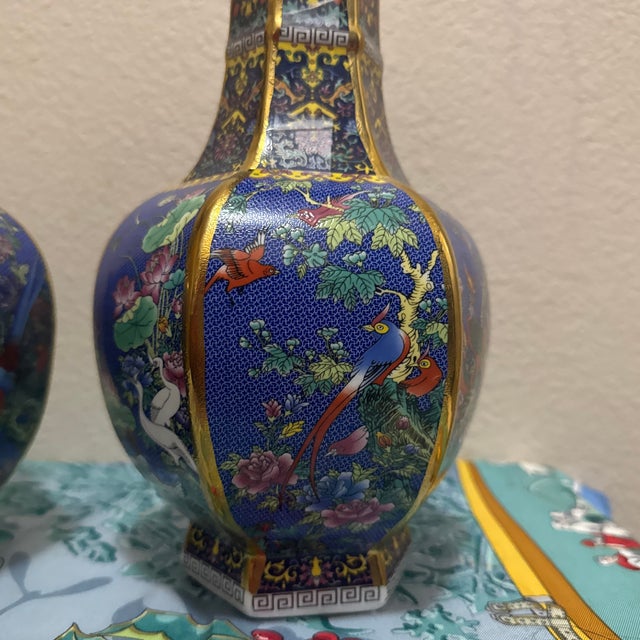 Chinese Pair of Vintage Chinese Famille Rose Hexagonal Vases For Sale - Image 3 of 12