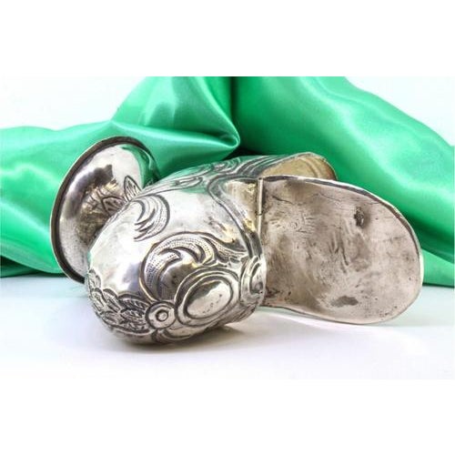 Silver Shuttle with Reliefs and Applications For Sale - Image 4 of 7