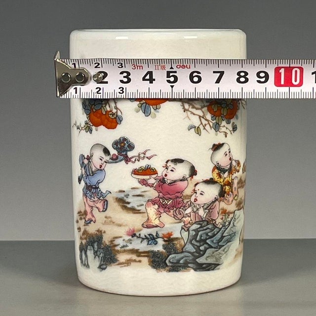 Chinese Famille Rose Crackle Glaze Porcelain Brush Pot With Figural Motif For Sale - Image 3 of 9