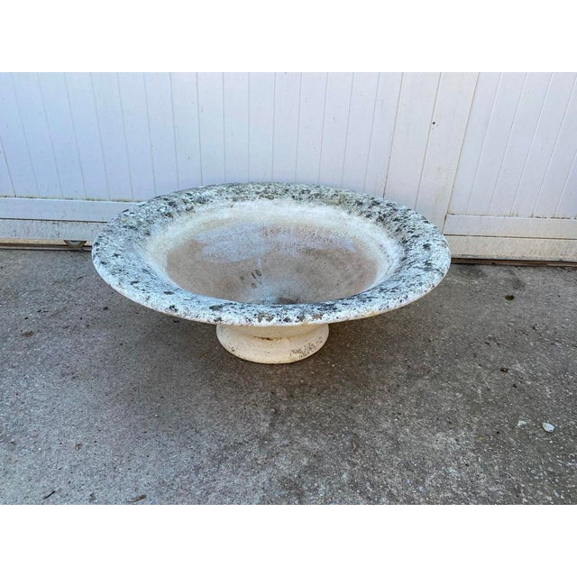 Beautiful planter made of reconstituted stone, 78 cm in diameter Vintage 1950s Holes in the bottom for drainage In good...