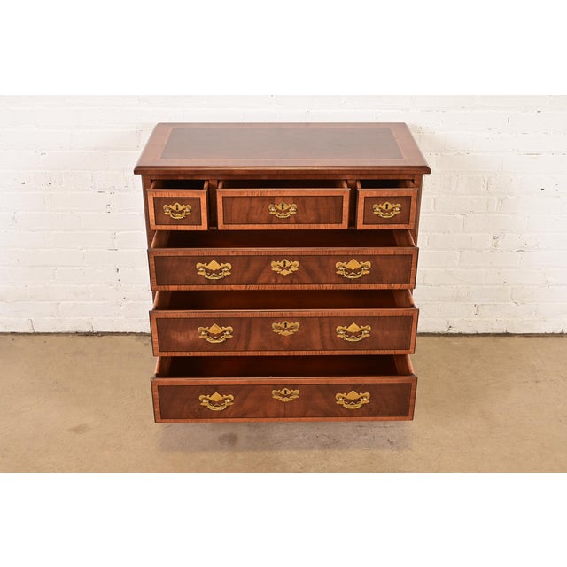 1980s Henredon Georgian Banded Mahogany and Burl Wood Chest of Drawers, Newly Refinished For Sale - Image 5 of 18