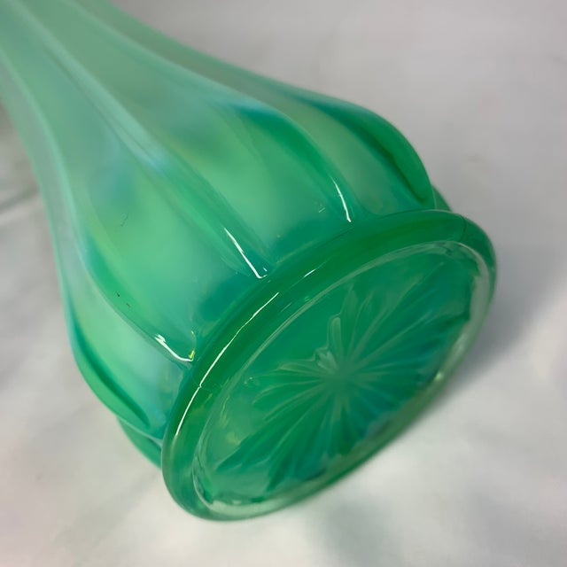 1960s Fostoria Vintage Mid-Century Green Opalescent Ribbed Swung Glass Vase 10” For Sale - Image 5 of 7
