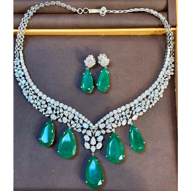 Gemstone Gia Certified 145ct No Enhacement Emerald & 45 Ct Diamond Necklace Suite For Sale - Image 7 of 8