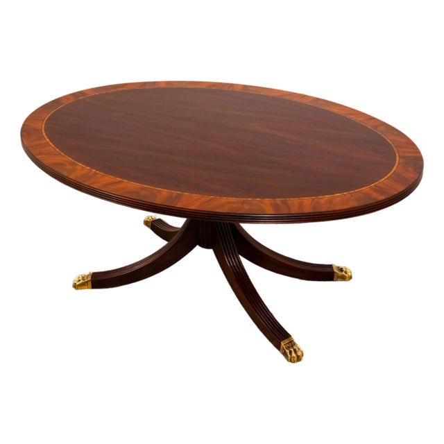 Henkel Harris Model 5241 Mahogany Banded Inlaid Oval Coffee Table For Sale