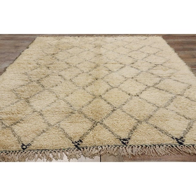 Beige Vintage Moroccan Beni Ourain Rug - 05'02 X 07'10 For Sale - Image 8 of 9