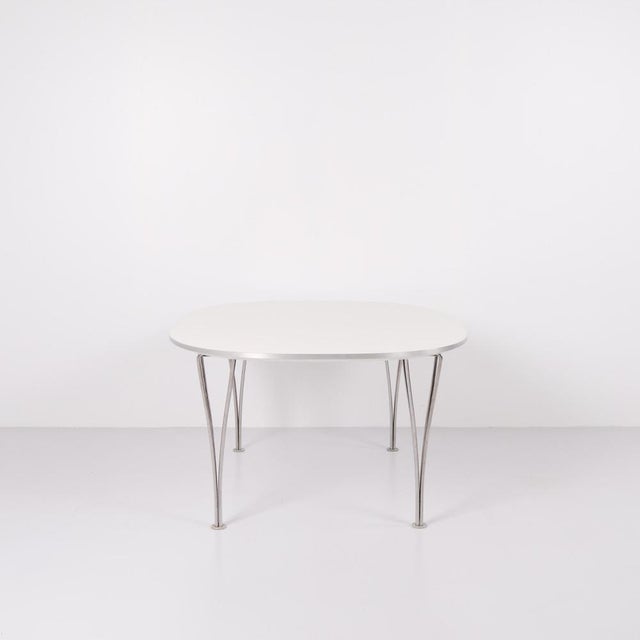 Superellipse Coffee Table in White Laminate by Piet Hein for Fritz Hansen, 2008 For Sale - Image 6 of 10