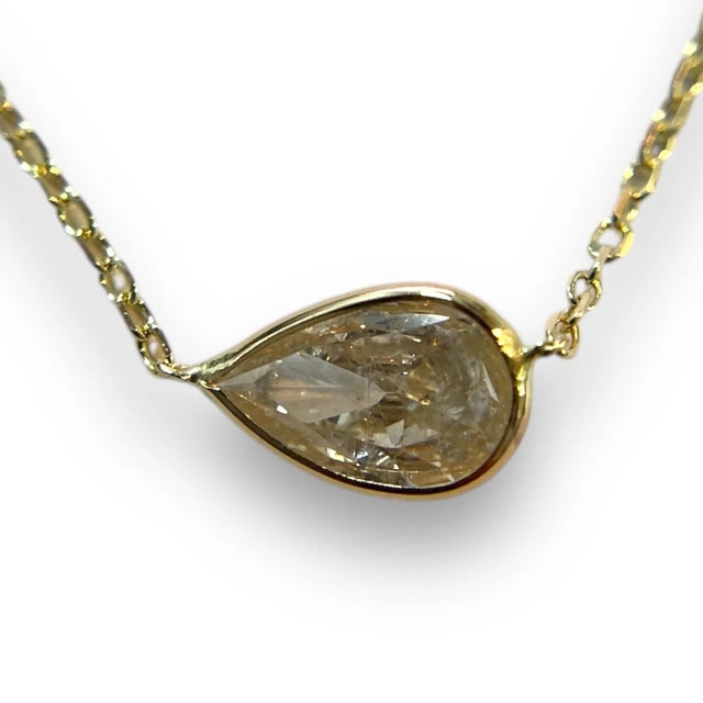 Modern 14k Yellow Gold 1.03ct Pear Natural Diamond Bezeled Necklace For Sale - Image 3 of 6