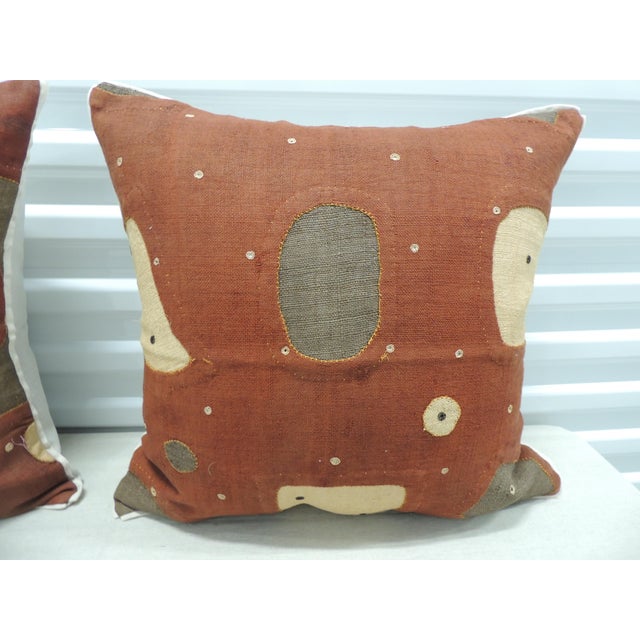 Applique African Raffia, Patchwork and Applique Brown Decorative Pillows - Set of 2 For Sale - Image 4 of 5