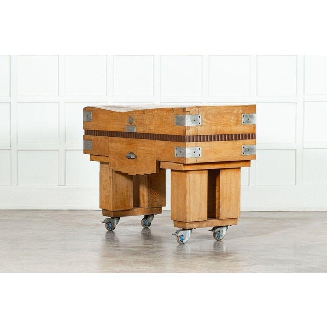 French Maple Butcher's Block Counter Table, 1930s For Sale - Image 4 of 16