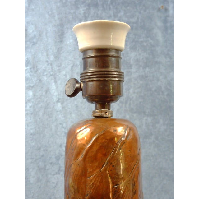 Art Nouveau Chiseled and Embossed Copper Table Lamp Attributed to Lisa Andersson Morell (Koppar-Lisa), Sweden, 1910s For Sale - Image 9 of 17