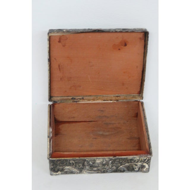 Wood Embossed Metal Trinket Jewelry Snuff Box Made in Japan Figural Motif 4777b For Sale - Image 7 of 14