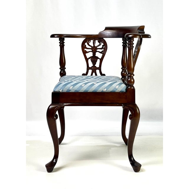 Vintage Key City Furniture Co. Queen Anne Style Mahogany Corner Chair For Sale - Image 4 of 12