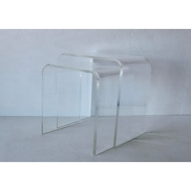Mid-Century Modern Vintage Lucite Acrylic Waterfall Nesting Tables, Mid-Century Modern-a Pair For Sale - Image 3 of 15