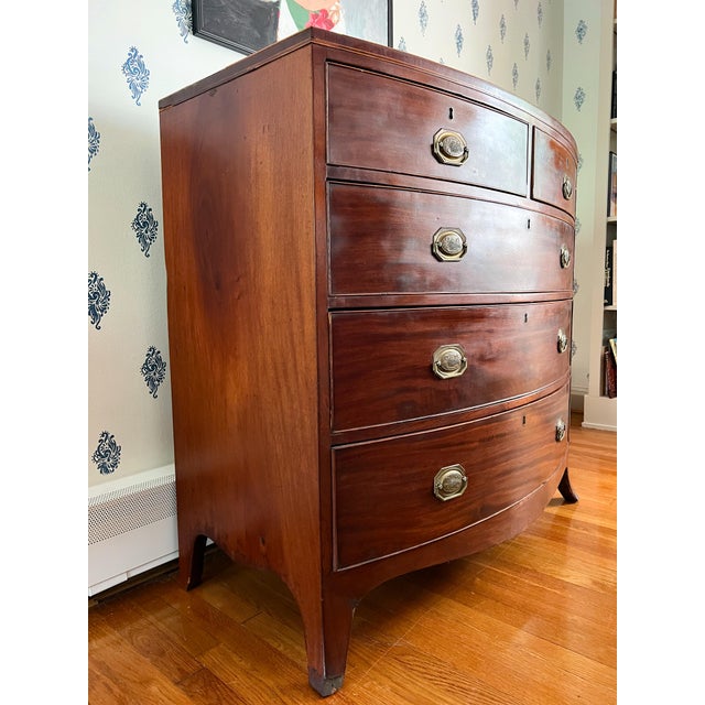 Antique Late 1700s British Neoclassical Mahogany Bowfront Chest of Drawers For Sale - Image 4 of 16