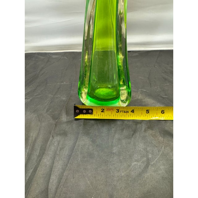VTG MCM Green Stretch 4 Finger Swung Art Glass Vase Hand Blown Sommerso 1960s For Sale - Image 10 of 10
