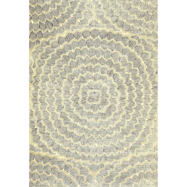 Sample - Schumacher X Celerie Kemble Feather Bloom Sisal Wallpaper in Onyx & Gold For Sale