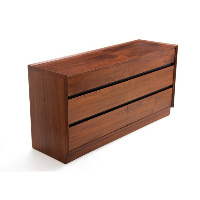 1960s Merton Gershun Dillingham Esprit Walnut Six Drawer Lowboy Dresser Mid Century For Sale - Image 5 of 13