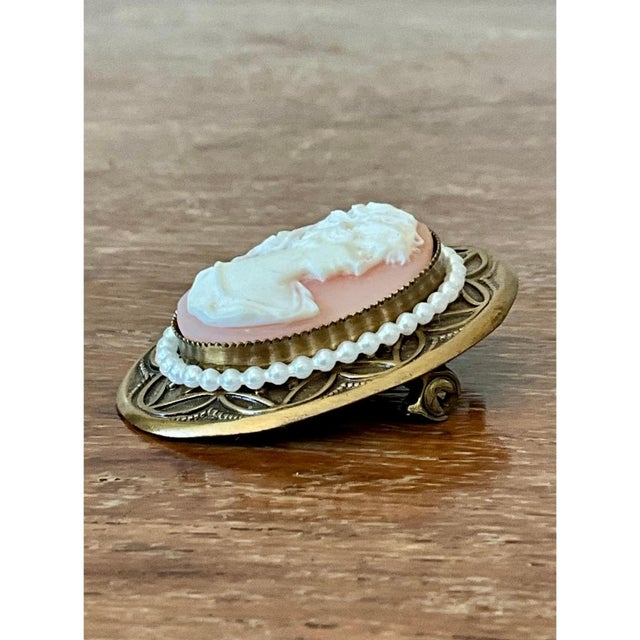 Metal Vintage Gold Tone Cameo Pendant Brooch With Faux Pearl Border For Sale - Image 7 of 12