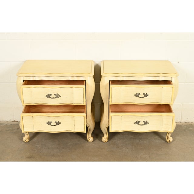 Cream White Furniture French Provincial Louis XV Cream Lacquered Nightstands, Pair For Sale - Image 8 of 15
