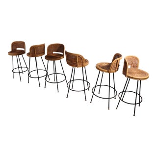 Set of 6 Seng of Chicago Wicker and Iron Swivel Bar Stools For Sale