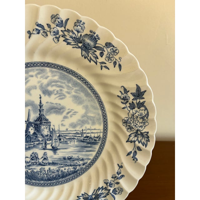 English Johnson Brothers Tulip Time Blue & White Dinner Plate For Sale - Image 3 of 10
