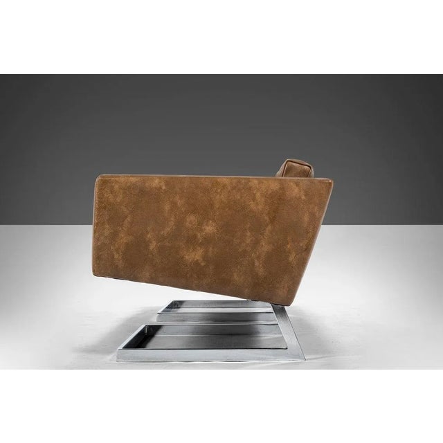 Milo Baughman Long 3 Seater Sofa by Milo Baughman in Vegan Leather Set on a Chrome Cantilever Base, circa 1970s For Sale - Image 4 of 11