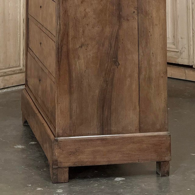 19th Century French Louis Philippe Burl Walnut Marble Top Commode For Sale - Image 13 of 18