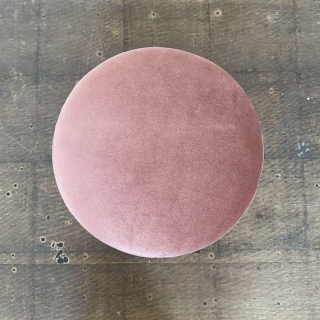 2020s Contemporary Blush Velvet Round Ottoman / Vanity Stool For Sale - Image 5 of 5