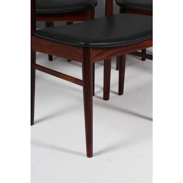 Leather and Rosewood Dining Chairs by Henning Kjærnulf, 1970s, Set of 6 For Sale - Image 4 of 9