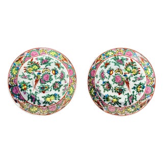 Vintage Chinese Export Famille Rose Porcelain Plates Rose Medallion, Pair For Sale