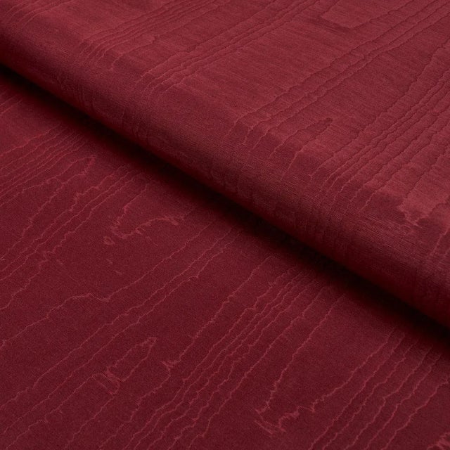 Schumacher SAMPLE - Schumacher x Patterson Flynn Beau Cotton Linen Moire Fabric In Crimson For Sale - Image 4 of 4