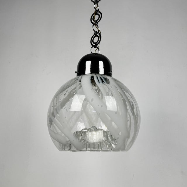 1970s Mid-Century Modern Murano Globe Pendant Lamp attributed to Toni Zuccheri for Mazzega, Italy, 1970s For Sale - Image 5 of 11