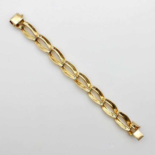 1960s 14k Gold Zelman & Friedman Vintage Textured Elongated Link Bracelet For Sale - Image 5 of 9